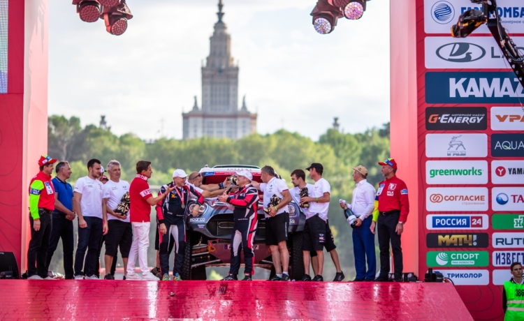 One Way Rally Silk Way Rally Ceremonial Finish on Red Square